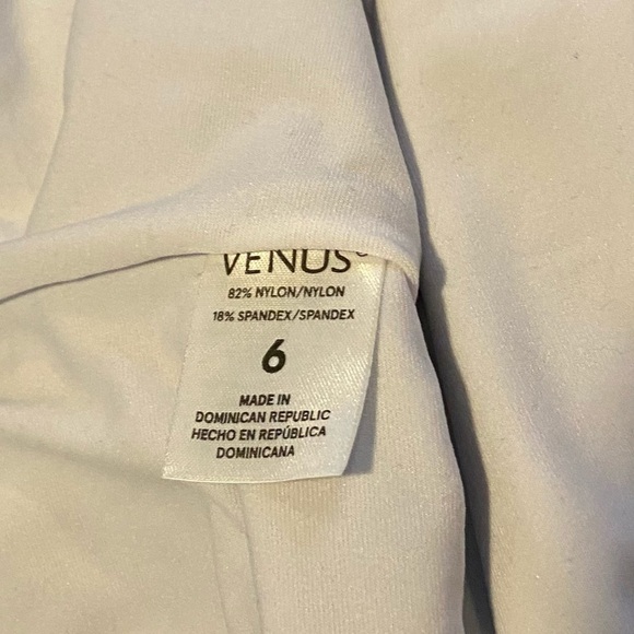 Venus with ring detail two tone color swimsuit - Picture 9 of 9